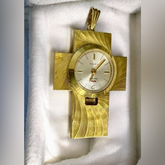 WORKING—VTG Waltham Gold-Plated Swiss 17 Jewel Mechanical Cross Pendant Watch main image 4